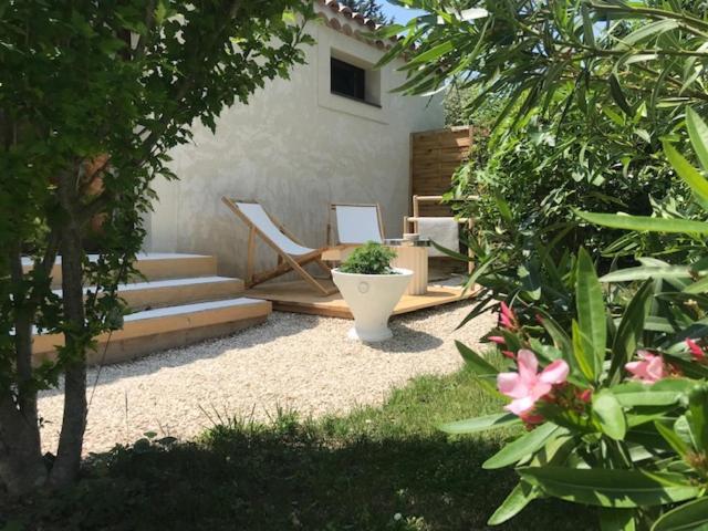 La Maison 1440 LʼIsle-sur-la-Sorgue Eksteriør bilde